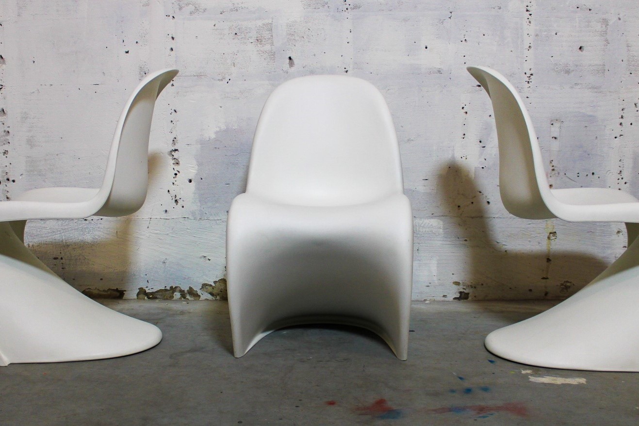 S-chairs white